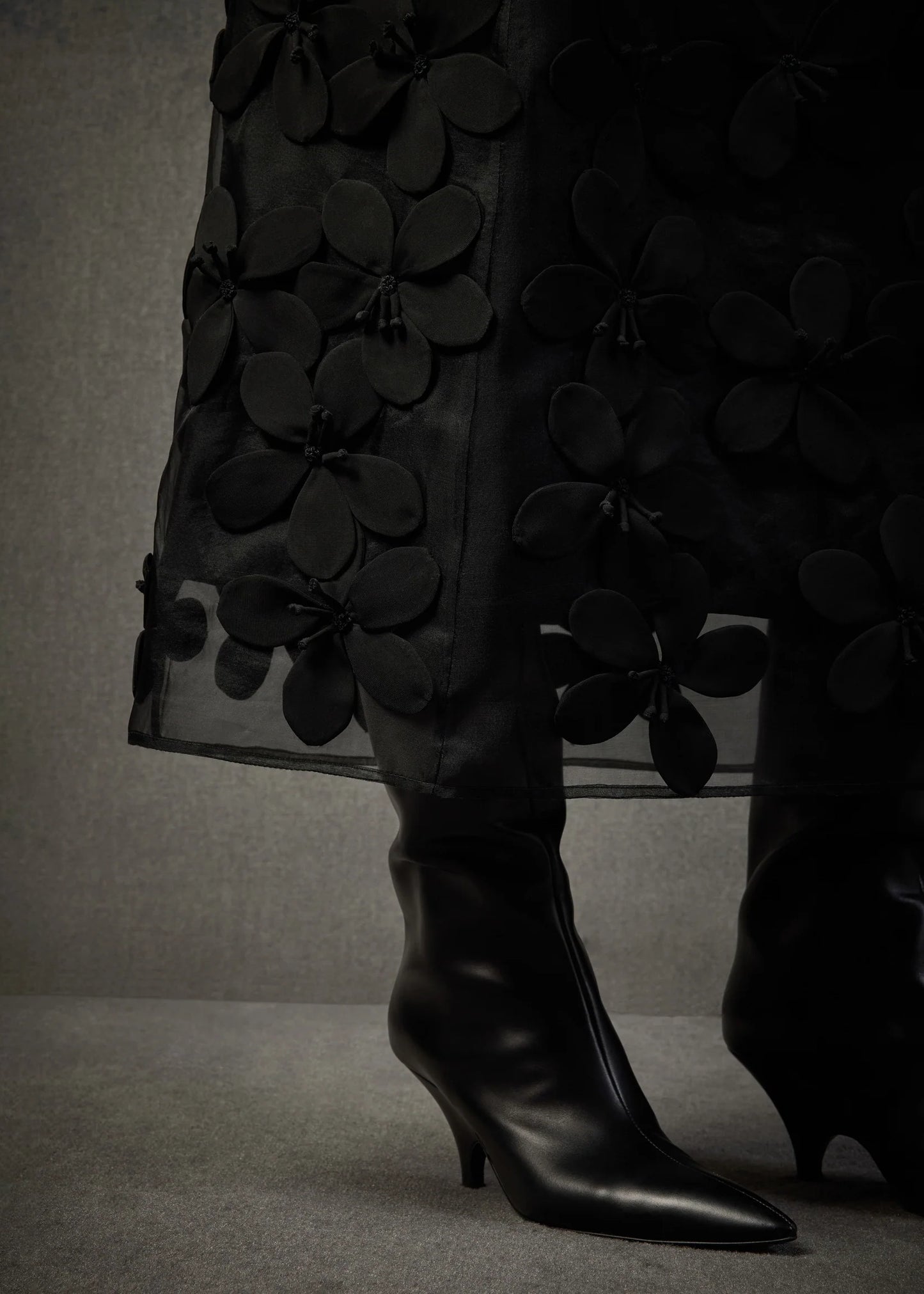 GONNA - CAMELIA L5WW64